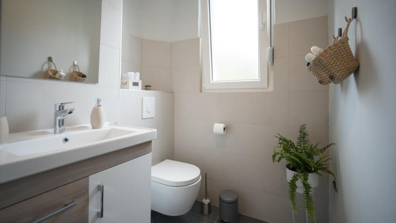 Cozy Apartment, 10 Minutes Walking Distance From The Old Town Kotor Exterior photo